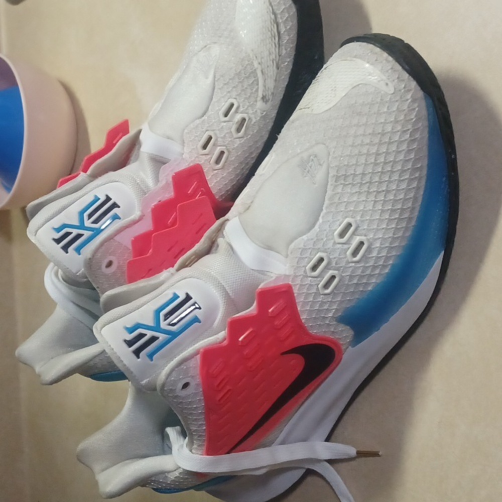 Kyrie low blue